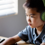 JBL_JR310_BT_LIFESTYLE3