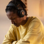 EM-JH143_SB_PositiveVibrationFrequency_1080x1080_3__24861