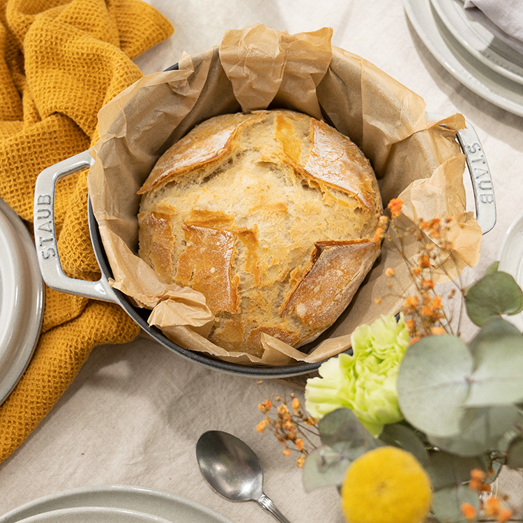 Olla de Hierro Fundido La Cocotte 22cm 2.6L Blanca Staub - Imagen 7