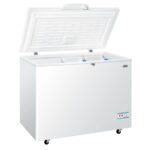 1200Wx1200H-CHM9BPL4-12-Mabe-Congeladores-9cuft-Blanco-Derecha-Tapa-Abierto