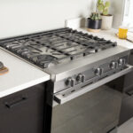 1200Wx1200H-RANGES-30-INCH-STAINLESS-STEEL-QCGSS740RNSS-HAIER-IN-USE3-V2